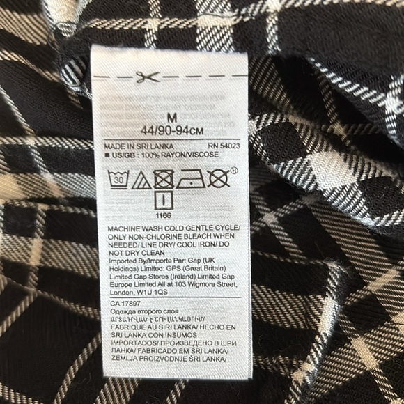 NWOT Banana Republic Women’s Size M Lightweight Flannel Button Down Shirt - Picture 5 of 5